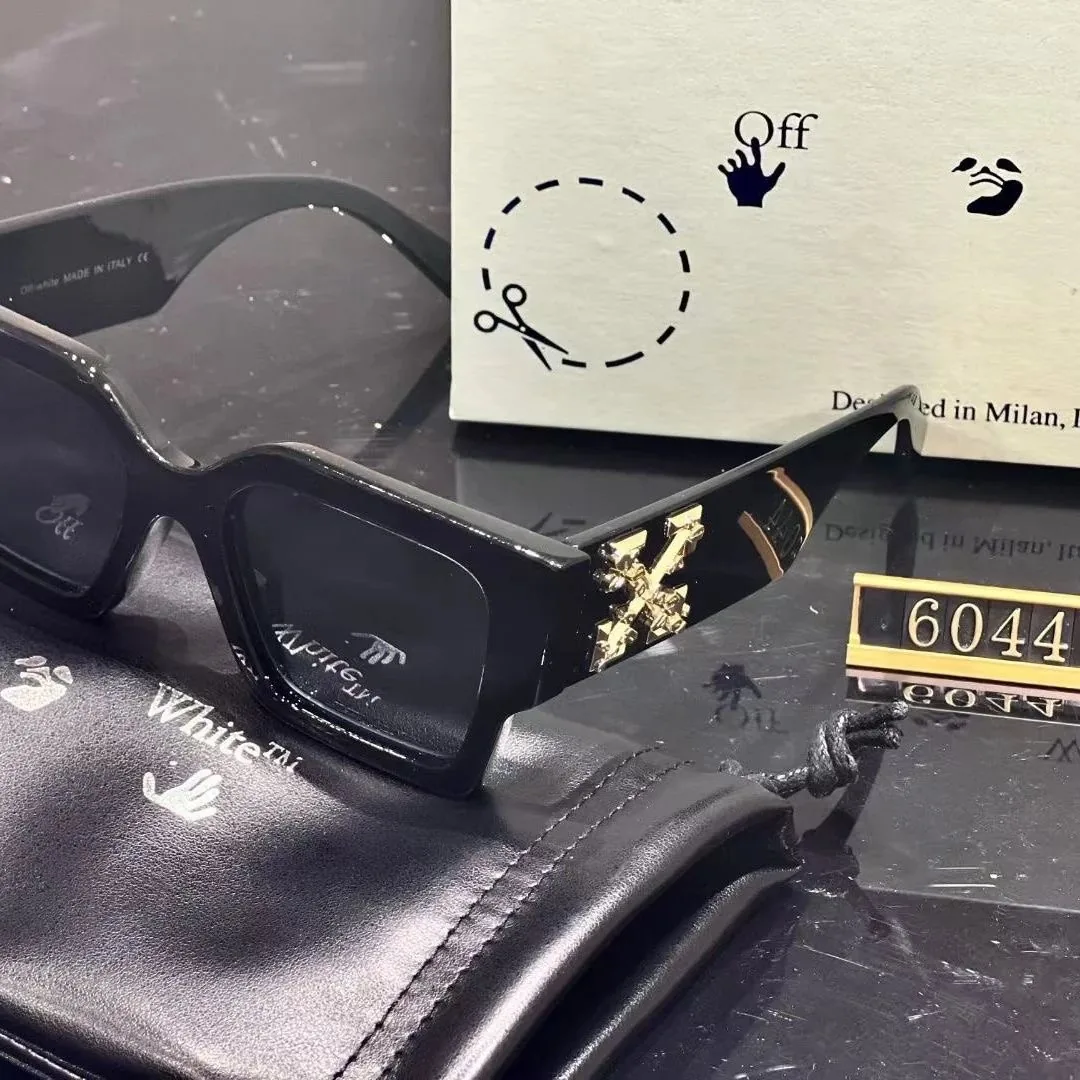 Thick Square Frame Sunglasses — Photo 2