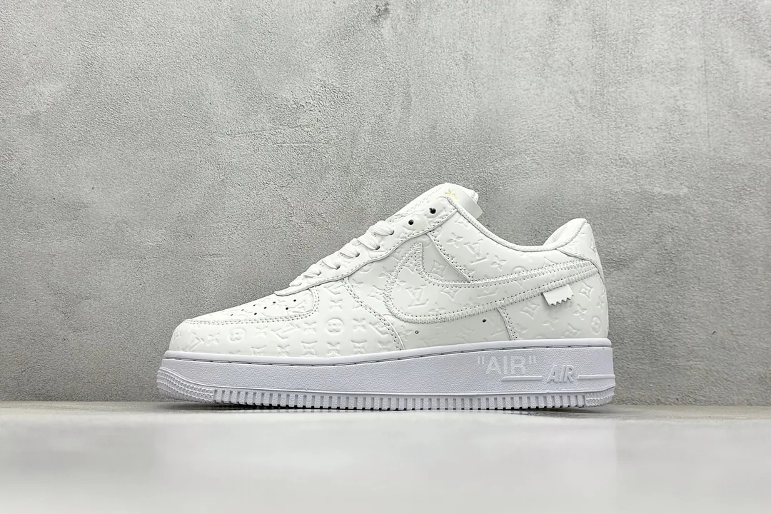 White Nike Air Force 1