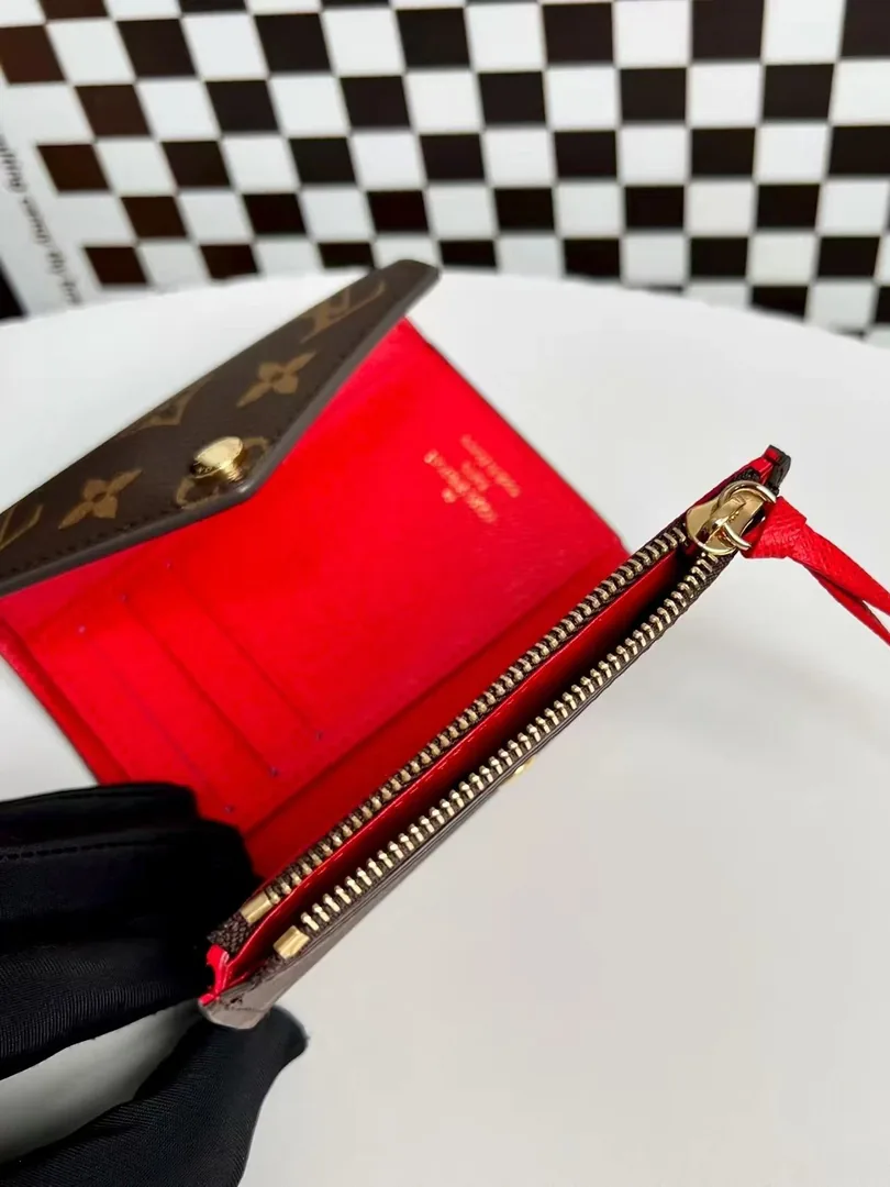 Louis Vuitton Victorine Wallet — photo 6