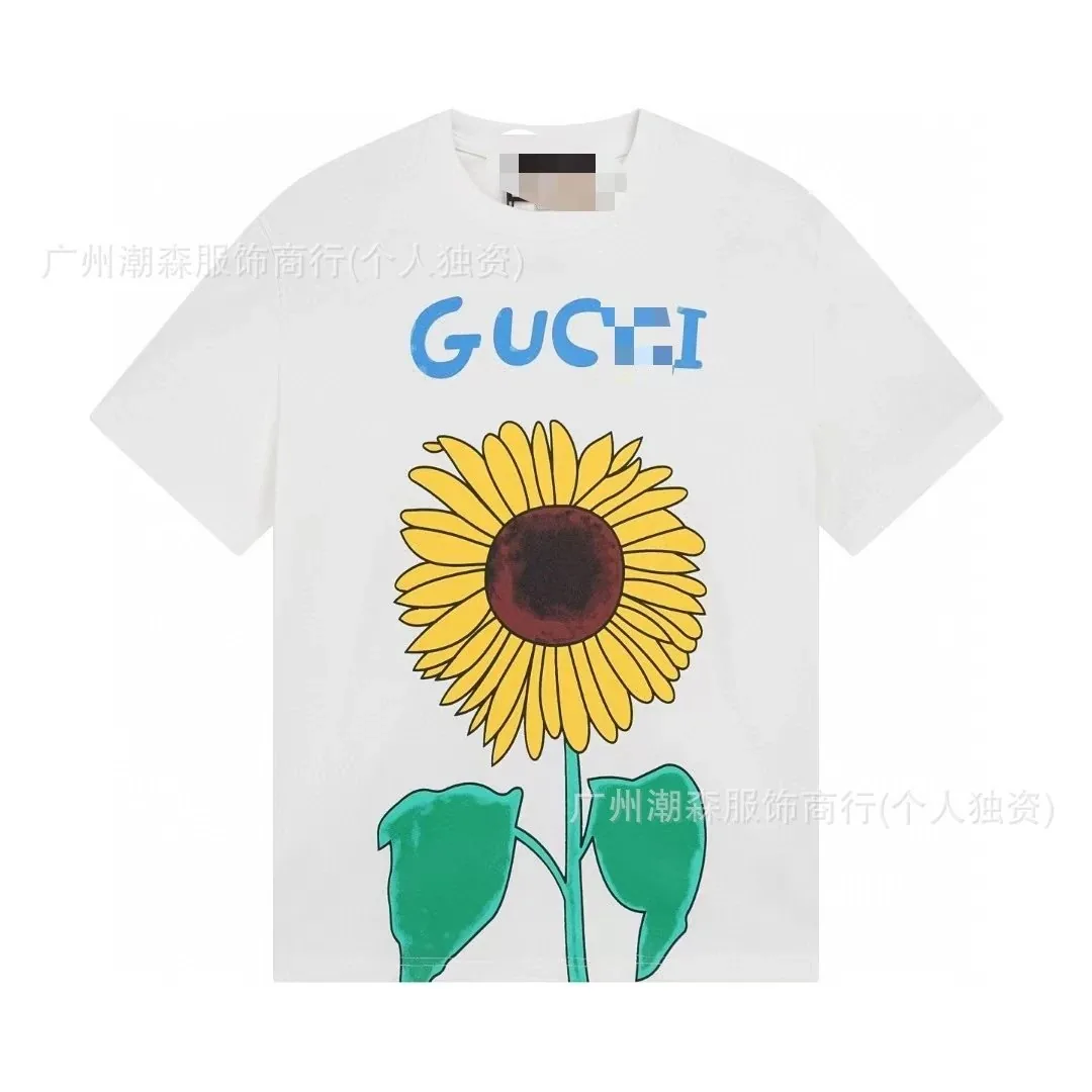 Gucci Peter Rabbit Print Crewneck T-Shirt — Photo 11