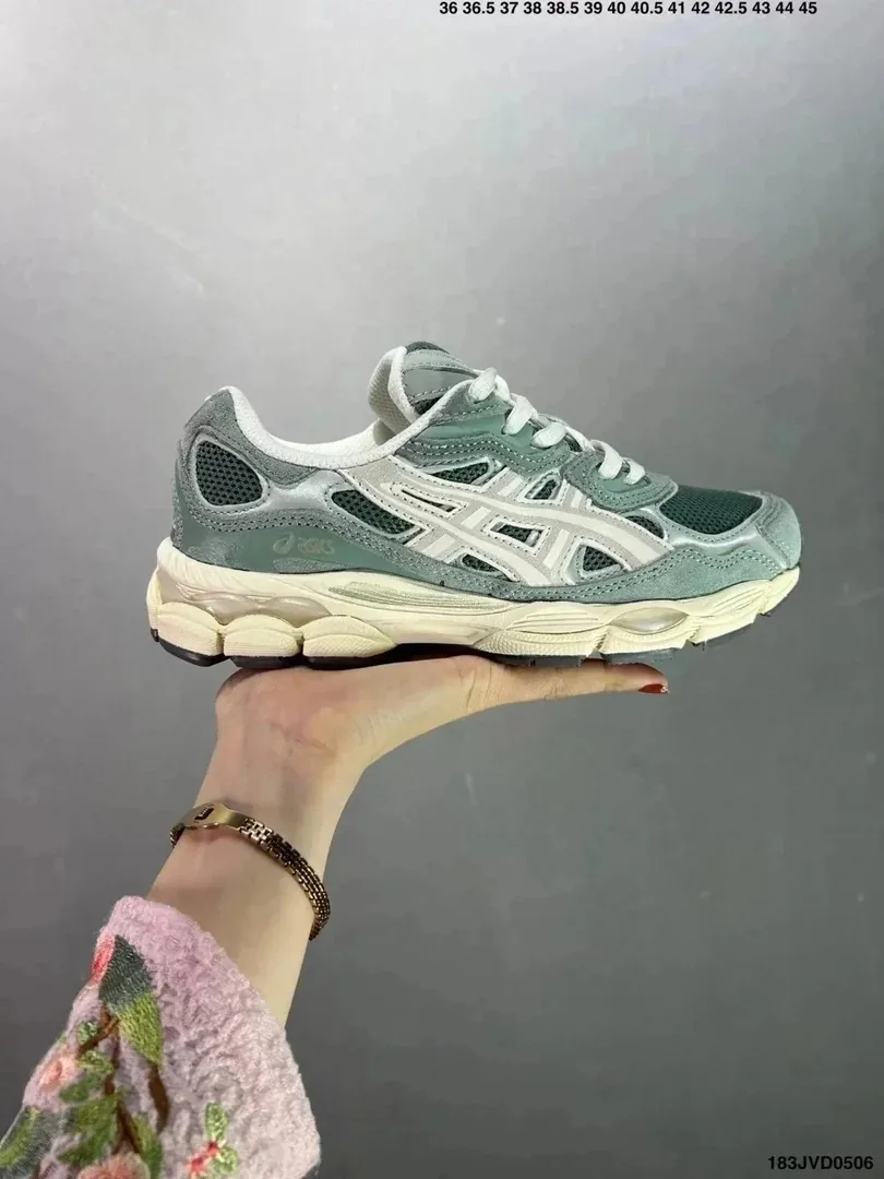 New Balance NYC Running Shoes — Photo 2