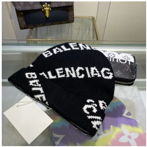 Knit Beanie — Photo 2