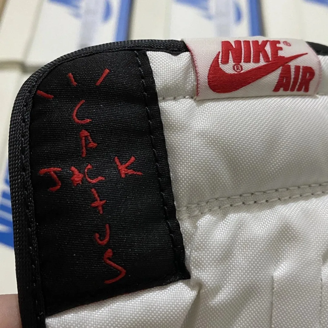 Travis Scott Air Jordan 1 High — QC