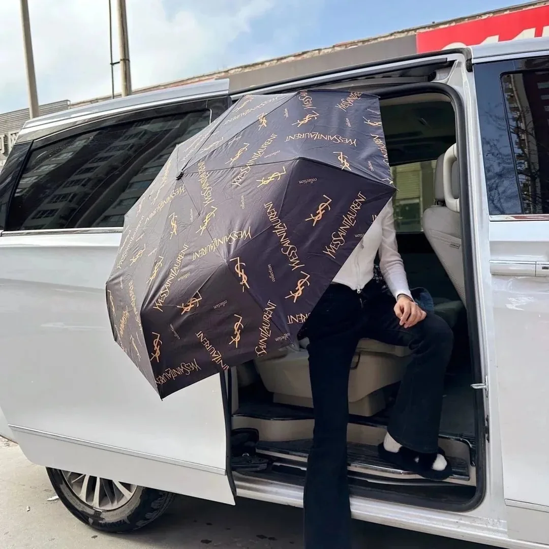 Chanel Umbrella — photo 8