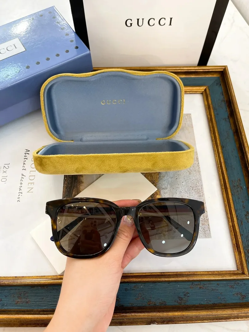 Gucci Web Stripe Square Sunglasses Black — Photo 5