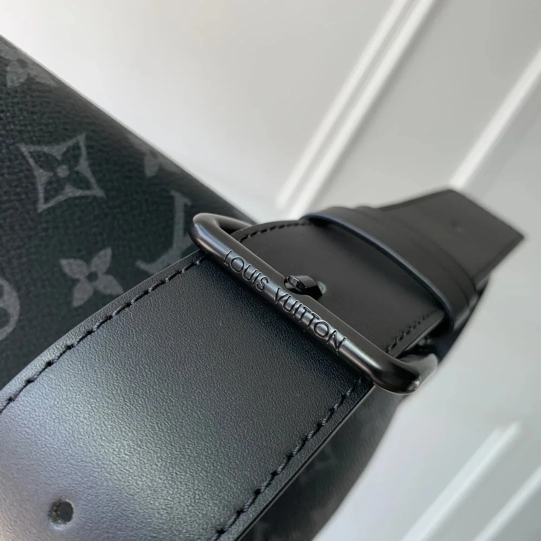 Louis Vuitton Moon Crossbody Bag — photo 9