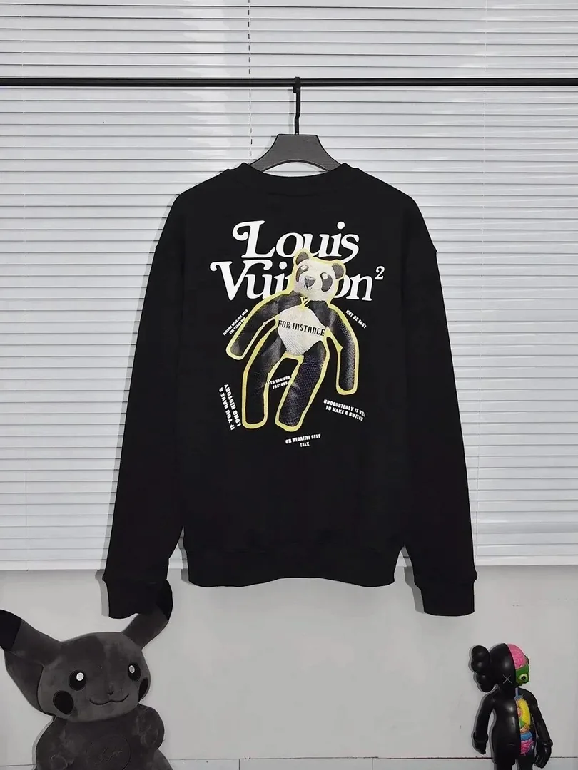 Louis Vuitton Logo Sweatshirt Collection — Photo 4