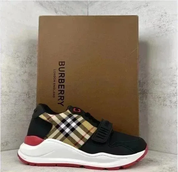 Burberry Low-Top Lace-Up Trainers — Photo 15