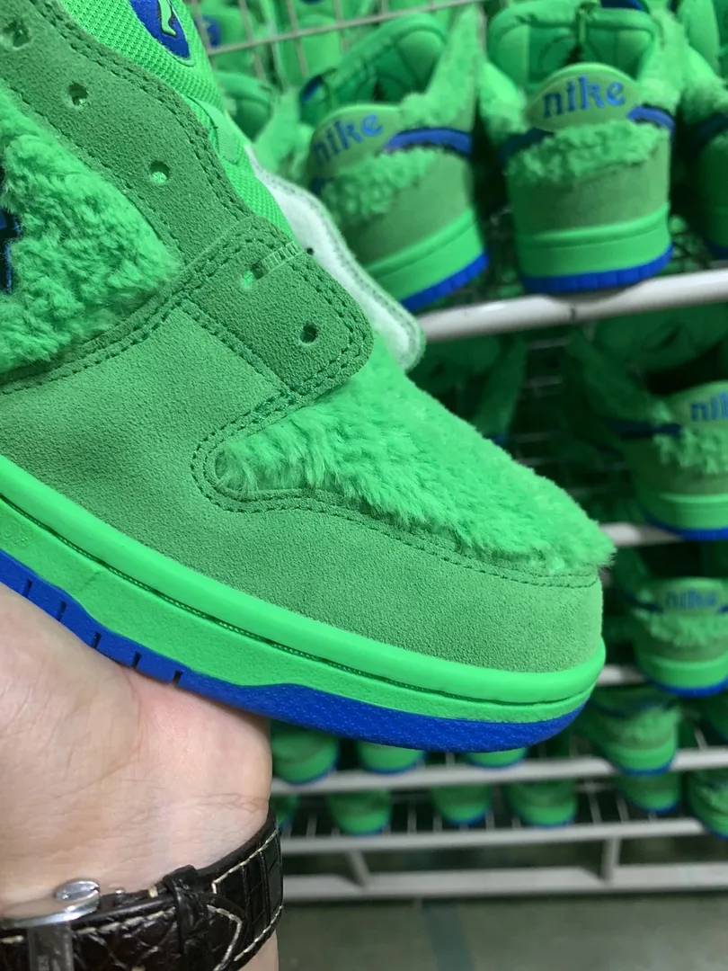 Nike SB Dunk Low Grateful Dead Dancing Bears — Photo 15