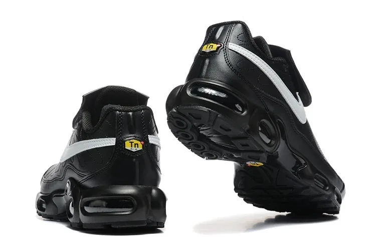 Nike Tiempo Football Boots — Photo 9