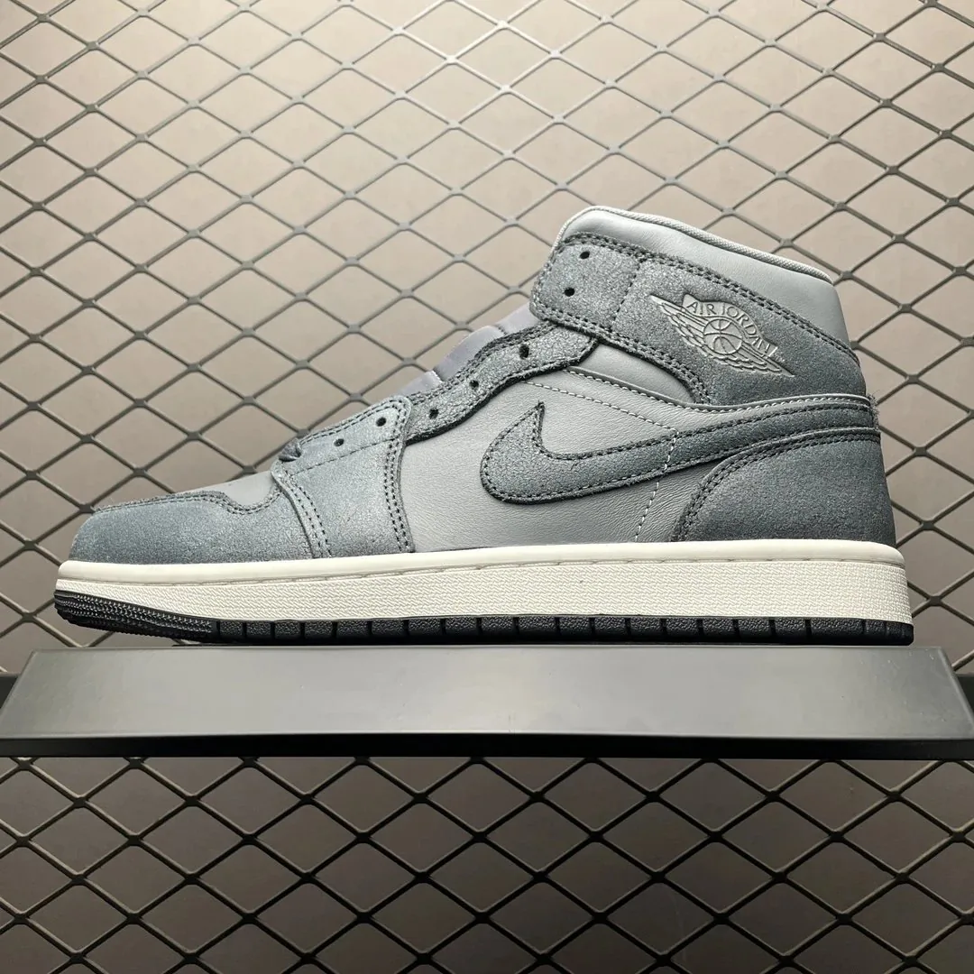 Air Jordan 1 Mid — Photo 6