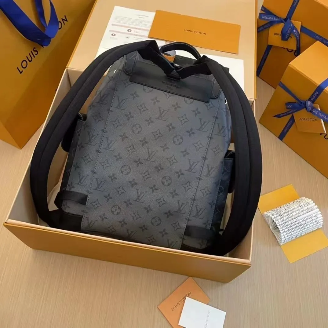 Louis Vuitton Leather Backpack — photo 4