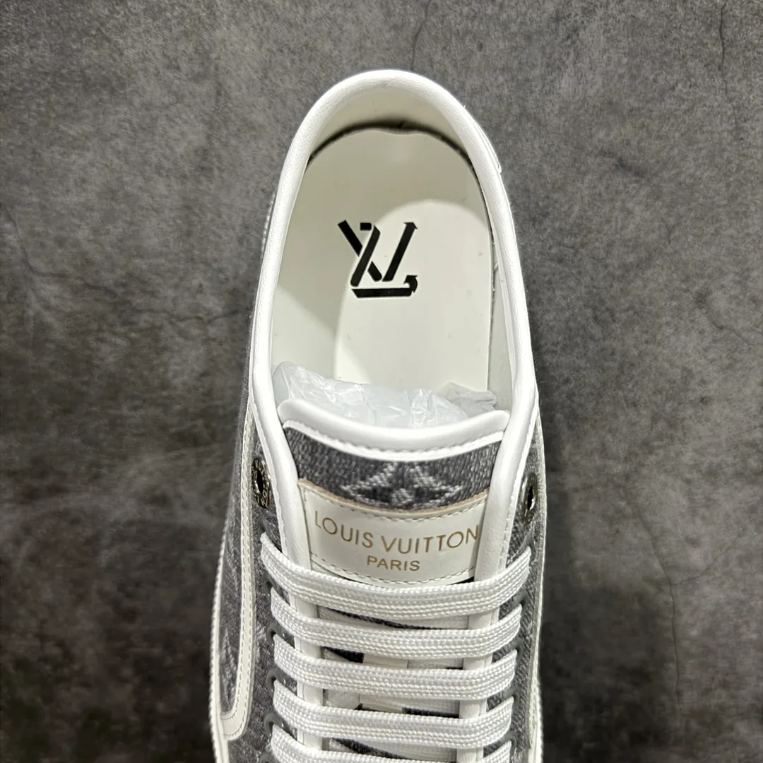 Louis Vuitton Lagoon Colorway Sneakers — photo 10