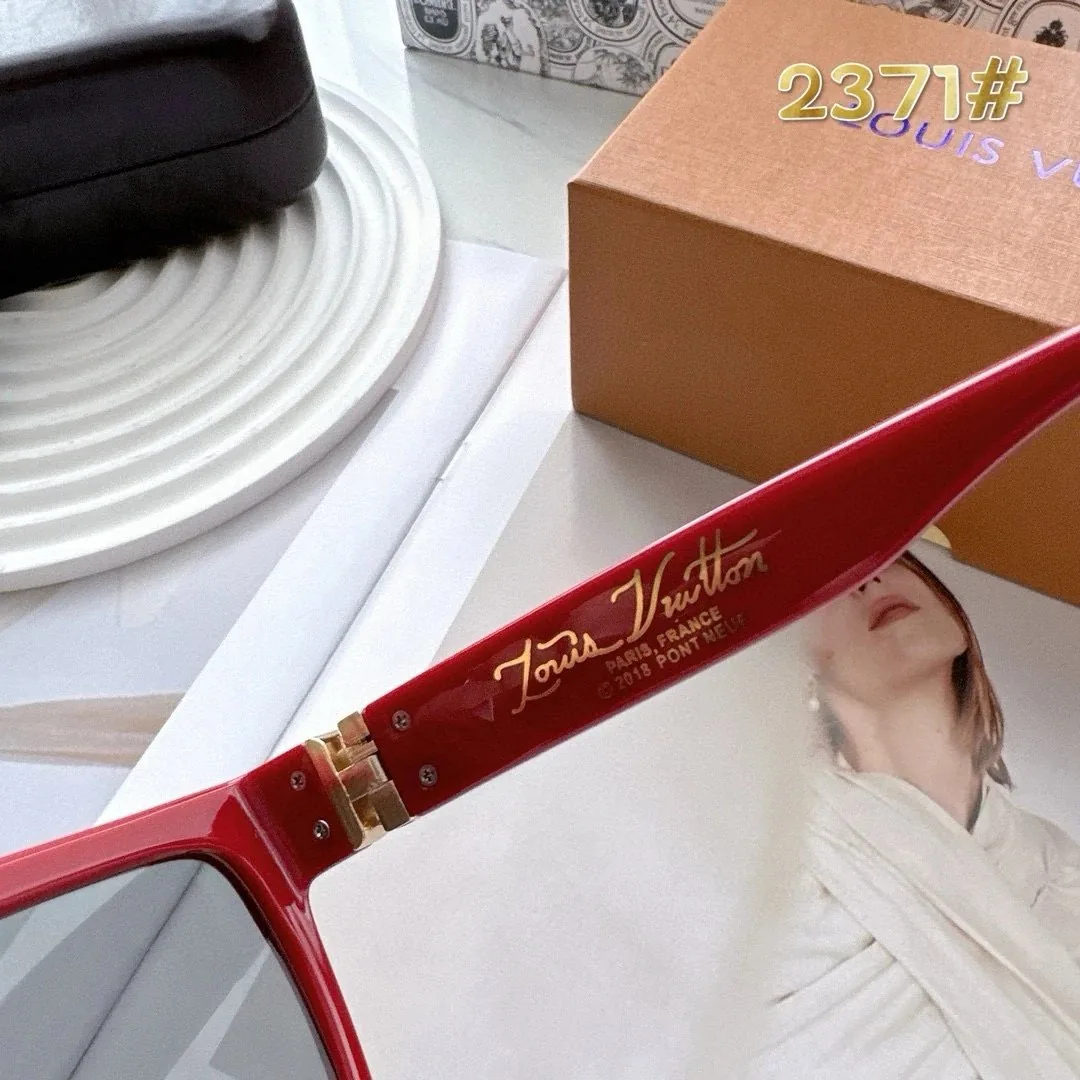 Accessory — Photo 14