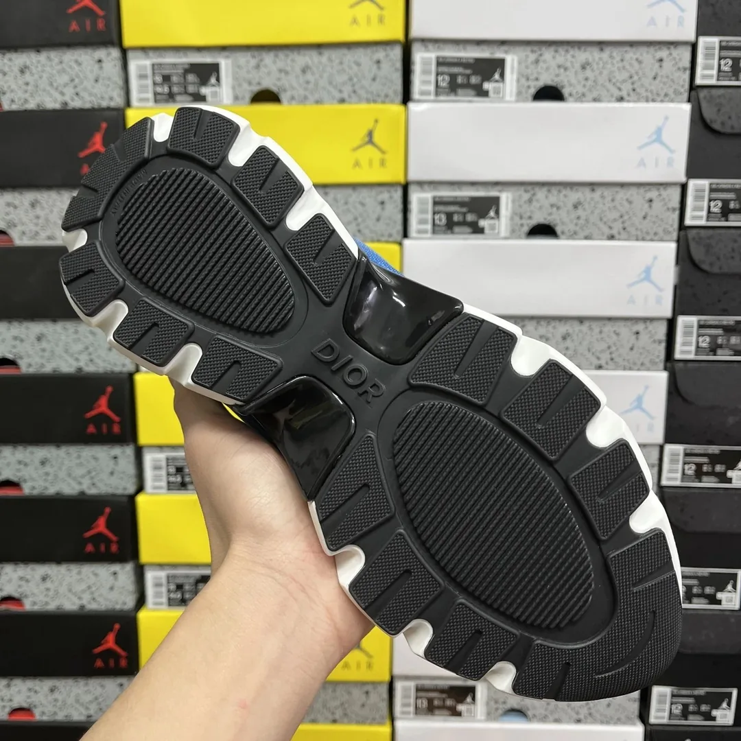 Dior White B-44 Blade Runners — Photo 10