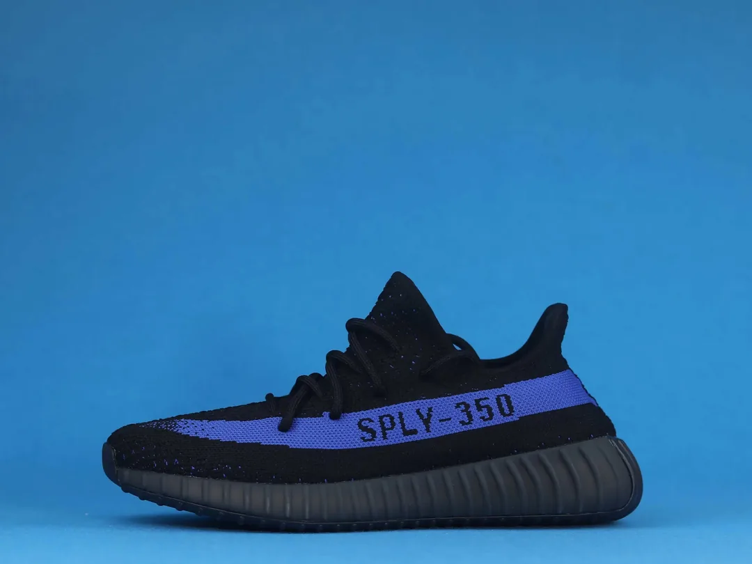 Yeezy 350 Boost V2 Shoes