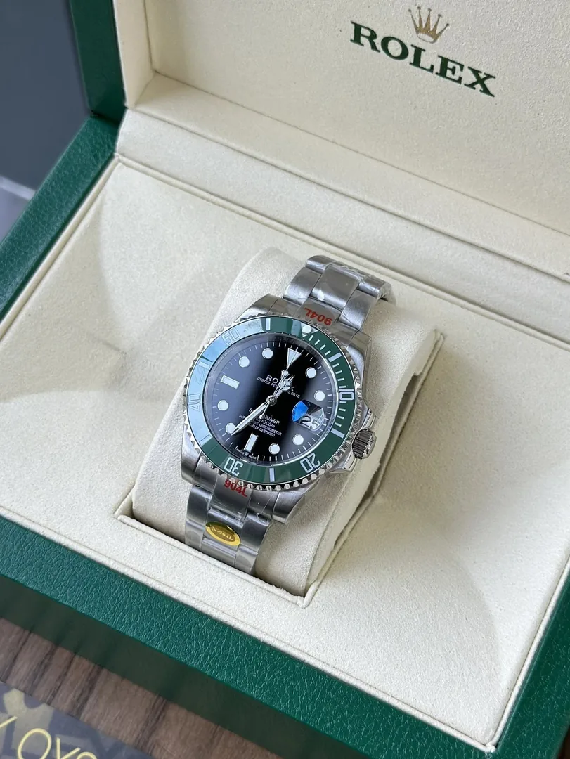 Rolex Submariner Green Bezel Watch — photo 3