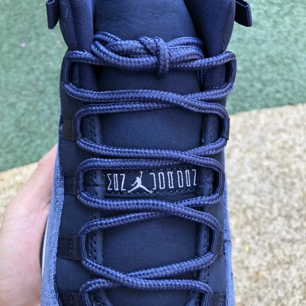 Air Jordan 11 Midnight Navy — Photo 7