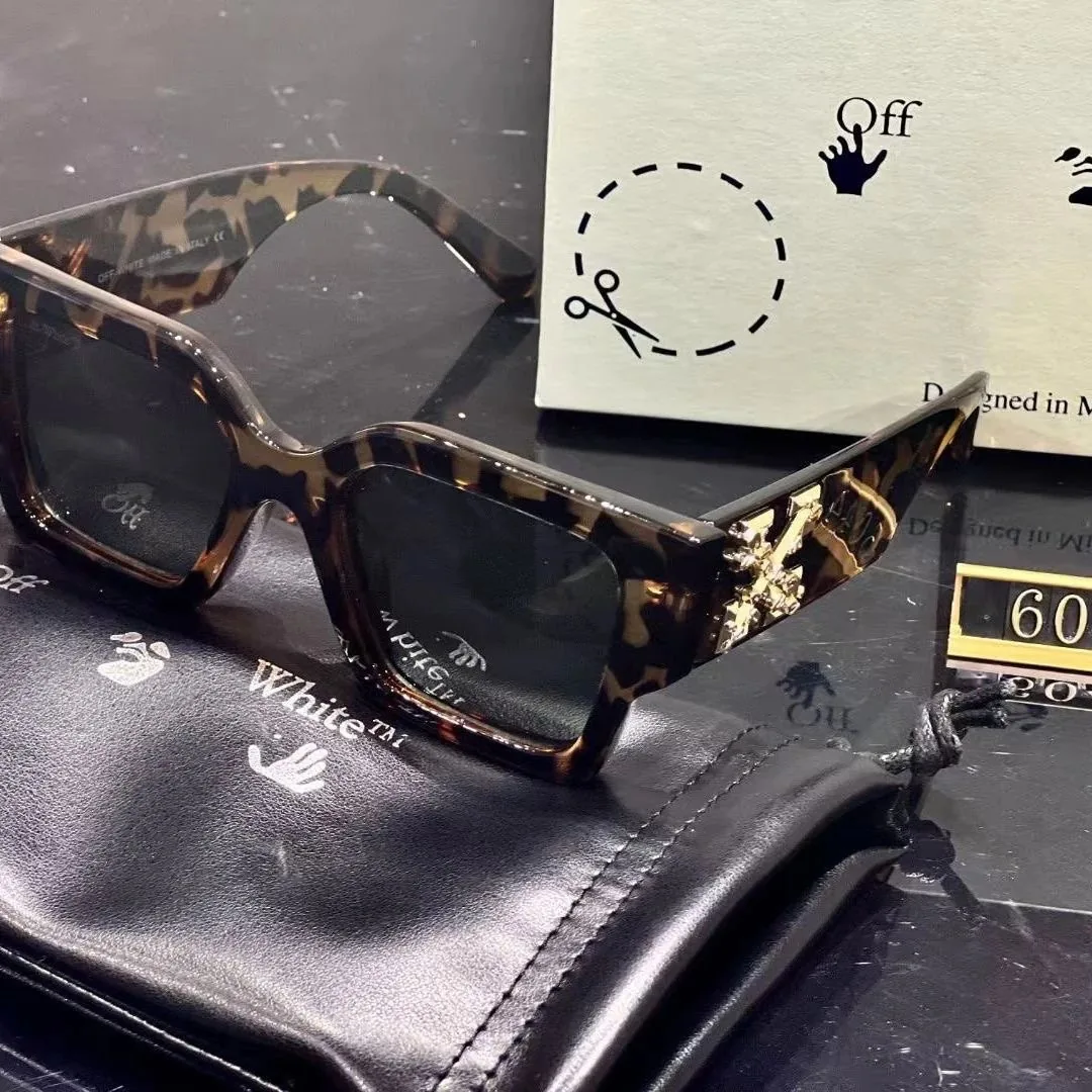 Thick Square Frame Sunglasses — Photo 7