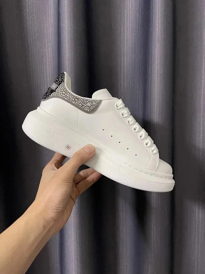 Alexander McQueen Oversized Sneaker White Low-Top Trainers — Photo 12