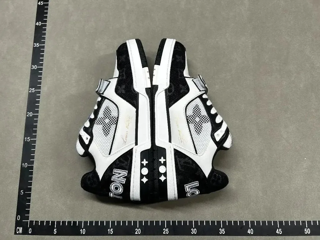 Louis Vuitton LV Trainer White Runners — photo 5