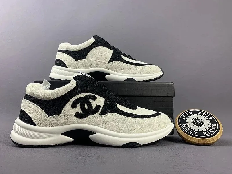 Chanel Black White Low-Tops — Photo 5