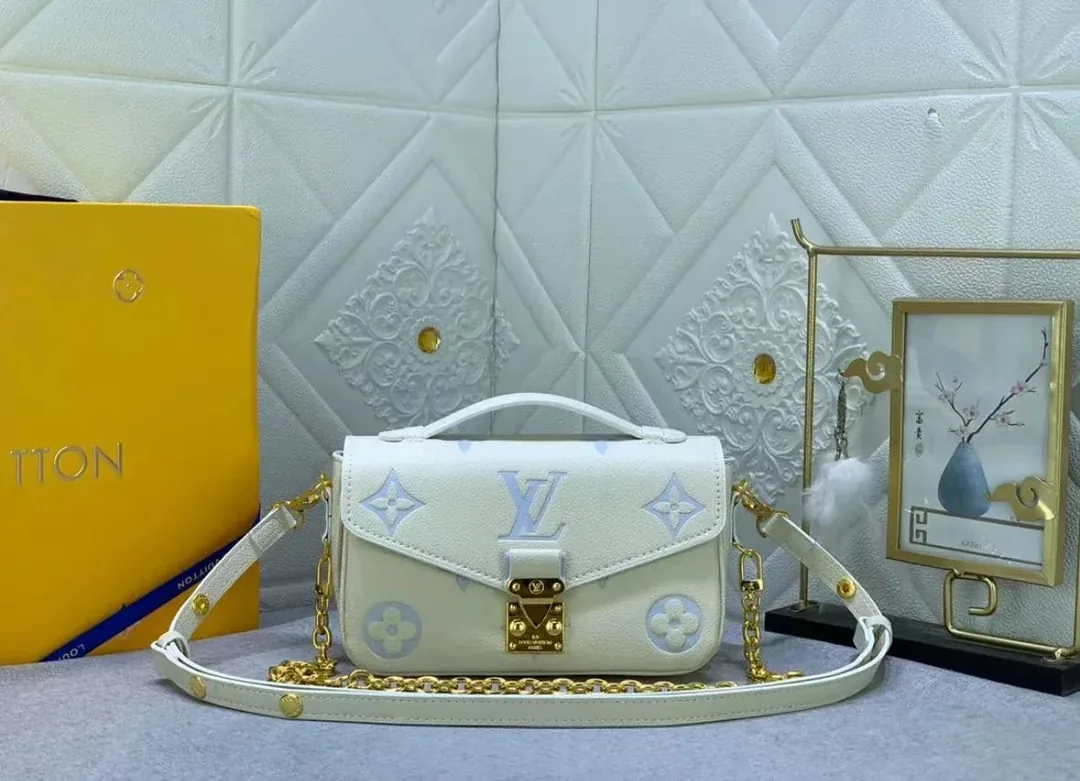 Messenger Crossbody Bag — photo 12