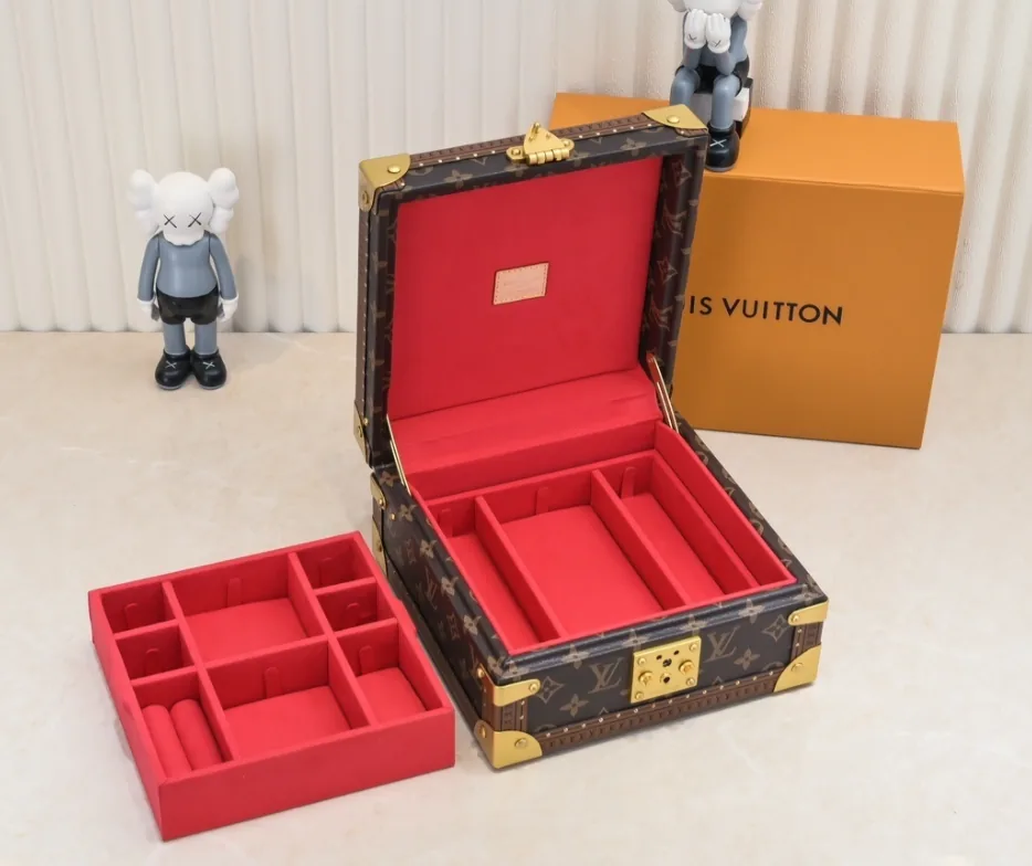 Leather Watch Box — Photo 8