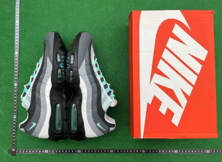 Nike Air Max 95 Classic — Photo 12