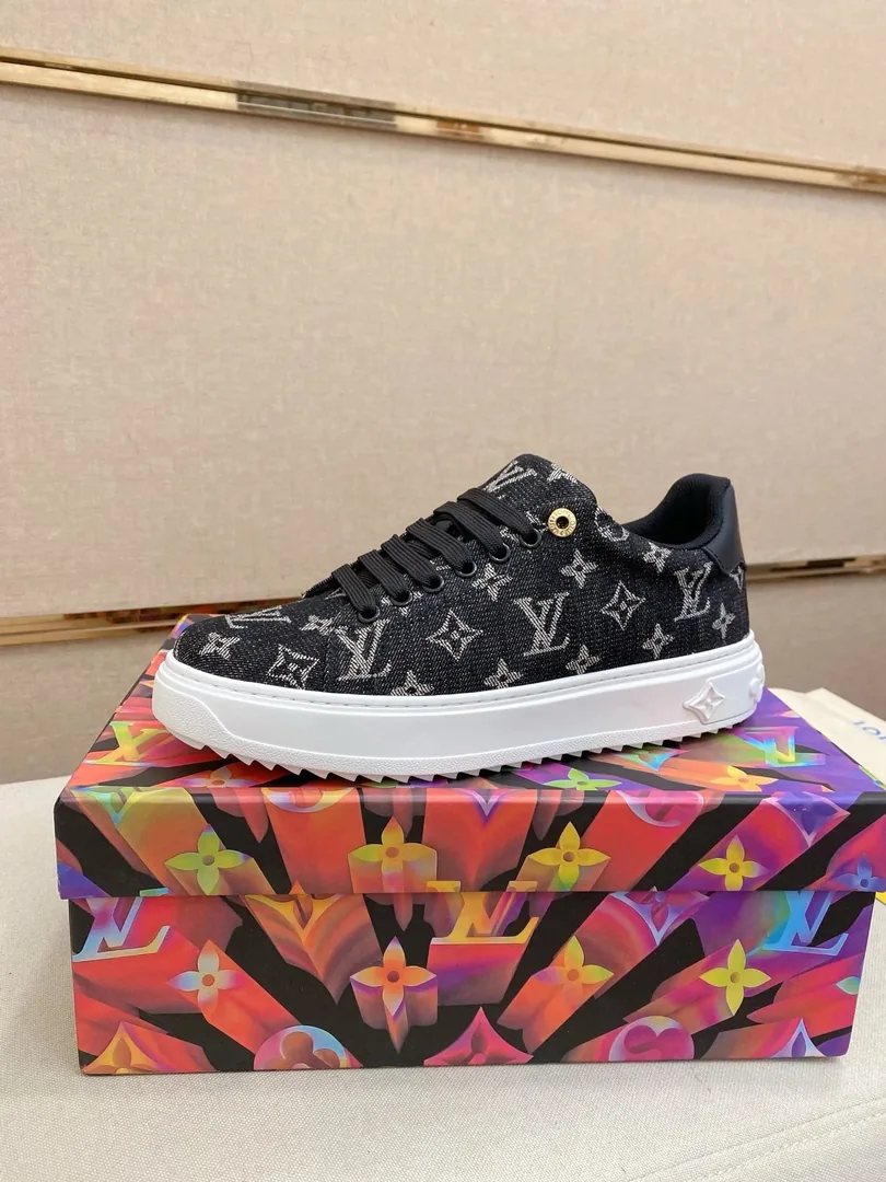 Louis Vuitton Daily Wear Low-Top Sneakers — photo 2