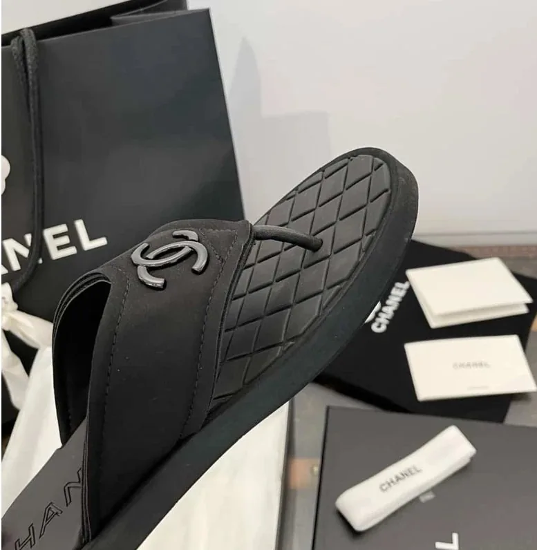 Chanel Black Double C Thong Slides — photo 10