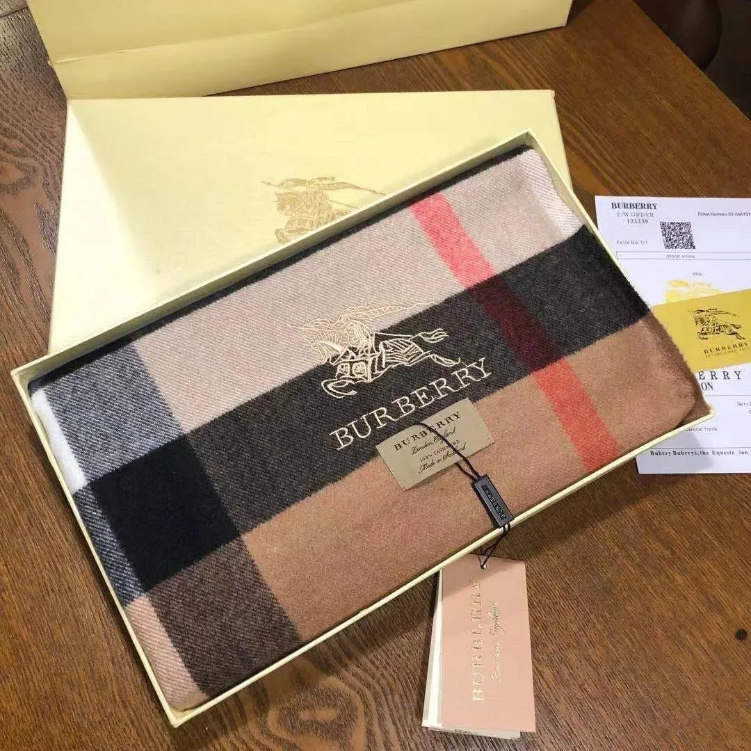 Heart Plaid Cashmere Scarf — photo 12