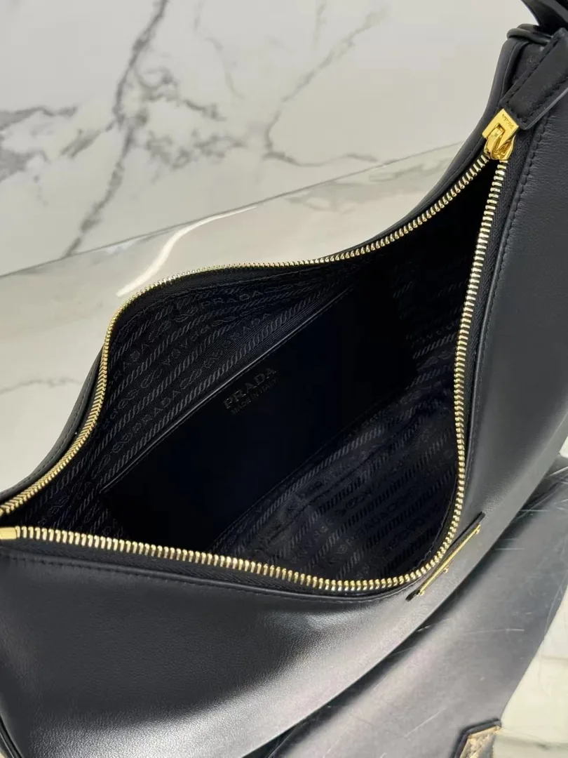 Leather Shoulder Bag — Photo 5