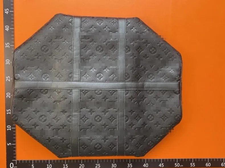 Louis Vuitton Keepall 50 Bag — Photo 12