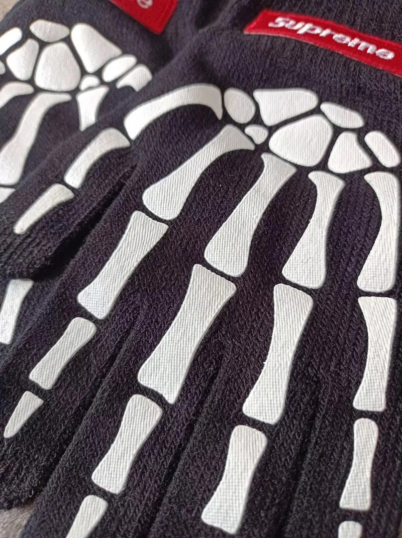 Supreme Skeleton Touchscreen Gloves — QC