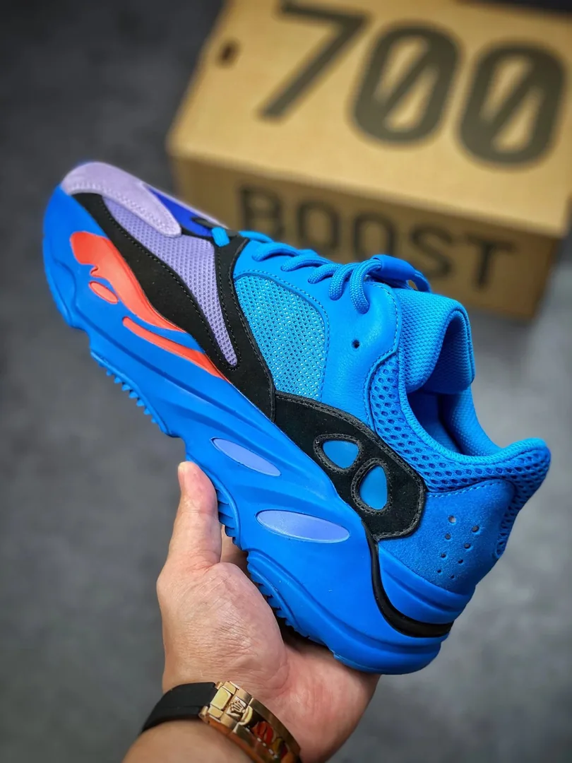 Adidas Yeezy Boost 700 — photo 9