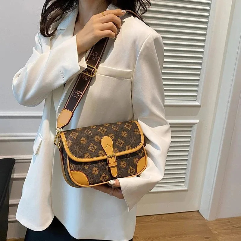 Louis Vuitton Monogram Bag Collection — Photo 14