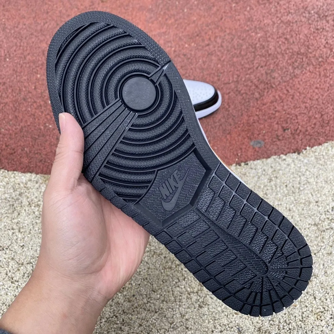 Air Jordan 1 Mid Black Gold — QC