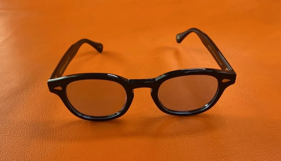 Sunglasses — Photo 14