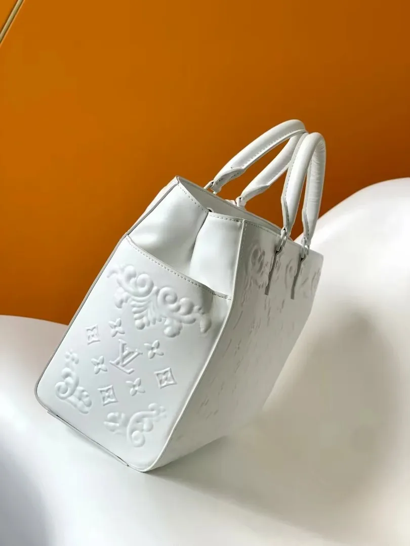 Louis Vuitton Custom Jacquard Bag — photo 2