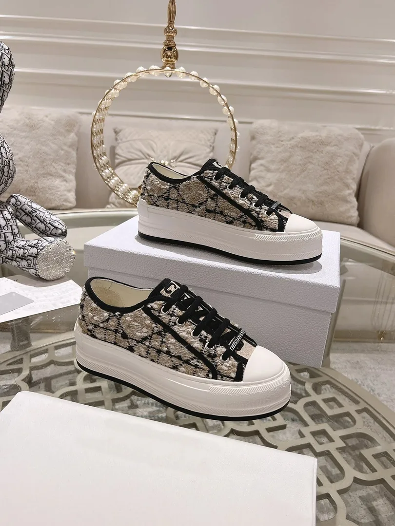 Dior Walk'n'Dior Walk'n' Oblique Velcro Sneakers — Photo 14