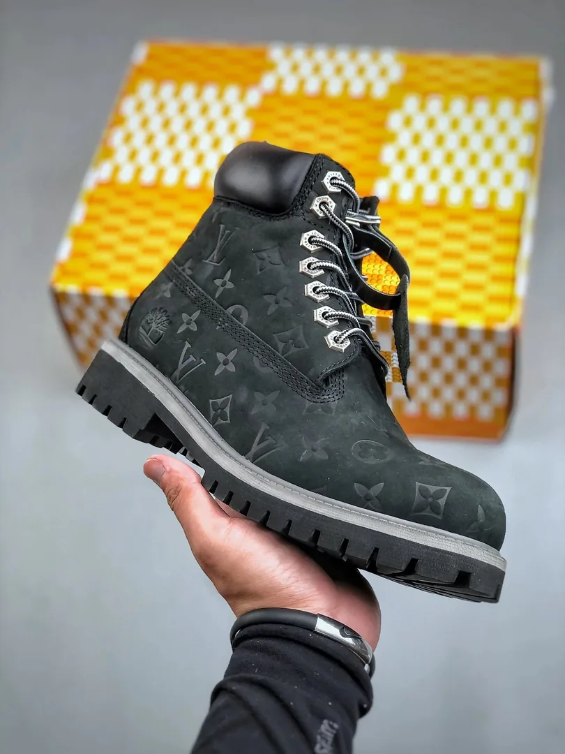 Louis Vuitton LV x Timberland Boot White Grey Print Sneakers — QC