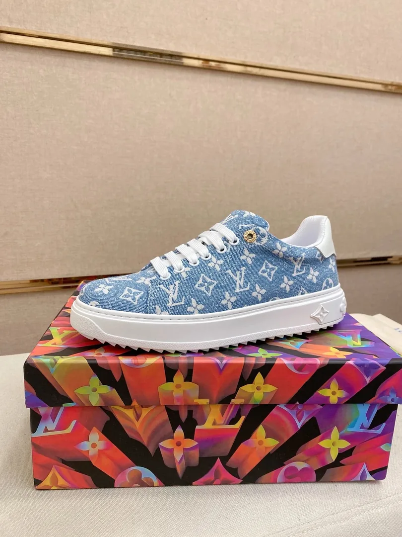 Louis Vuitton Daily Wear Low-Top Sneakers — Photo 15