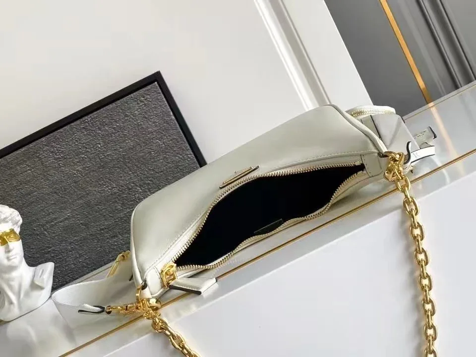 Prada Leather Bag — Photo 4