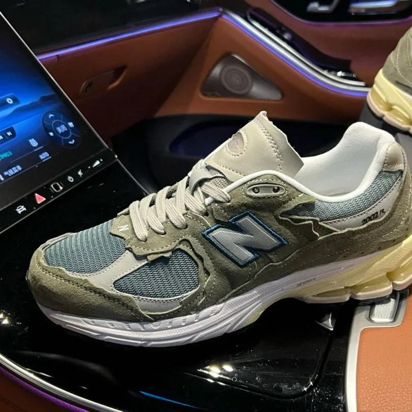 New Balance 2002R Deconstructed Runners — QC