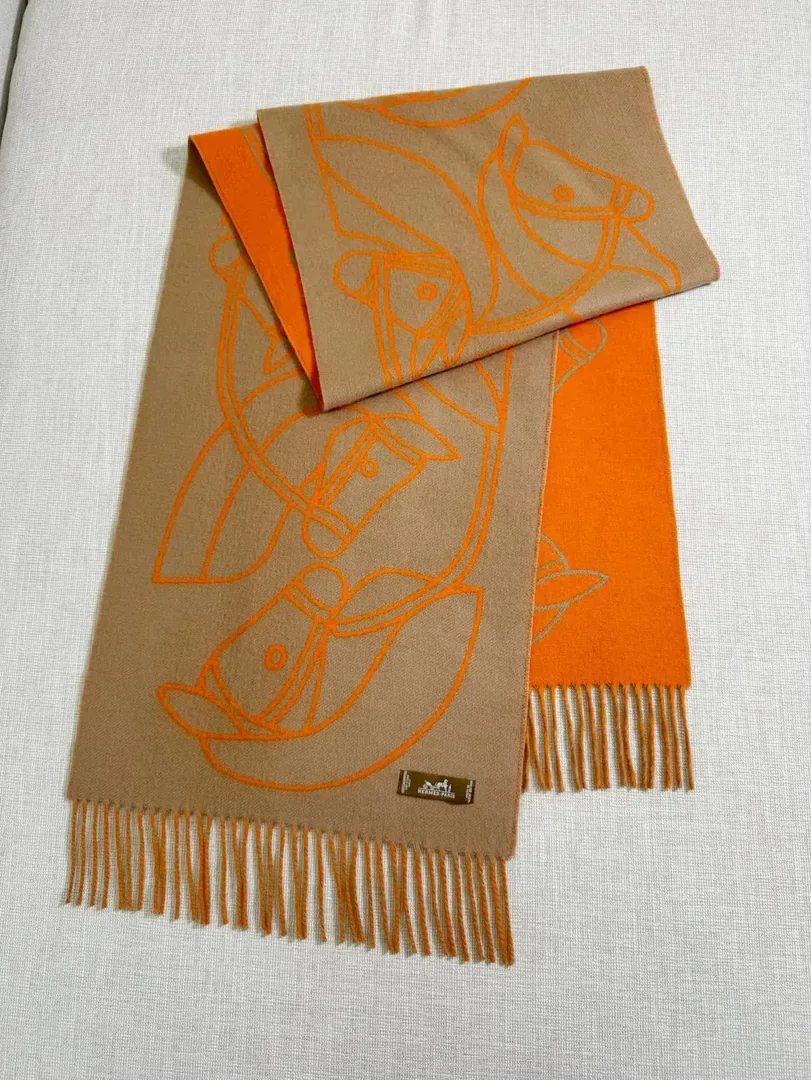 Equestrian Interlock Cashmere Scarf — Photo 11