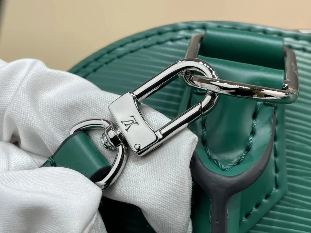 Louis Vuitton Alma BB Handbag — QC