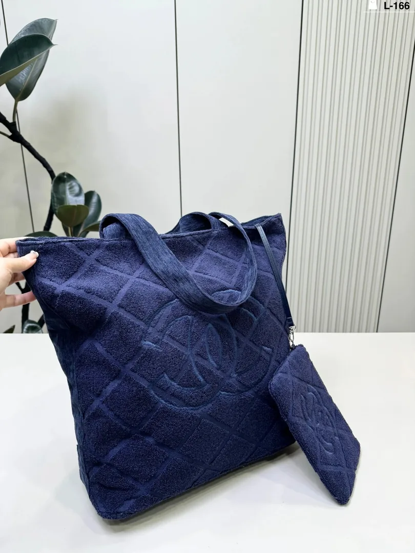 Chanel 22 Bag — photo 11