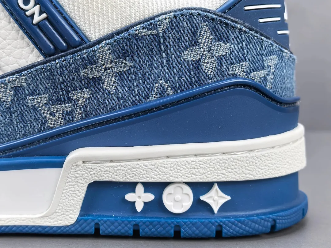 Louis Vuitton LV Trainer Blue White Trainers — Photo 7