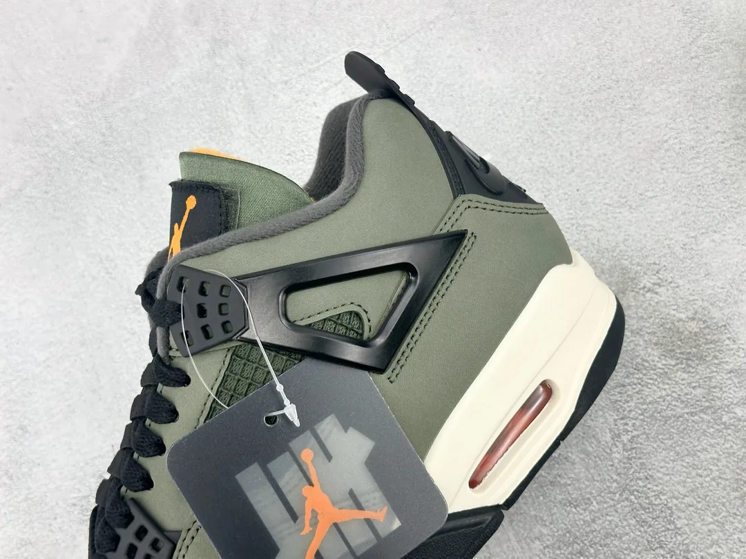 Air Jordan 4 Undefeated Green — Photo 4